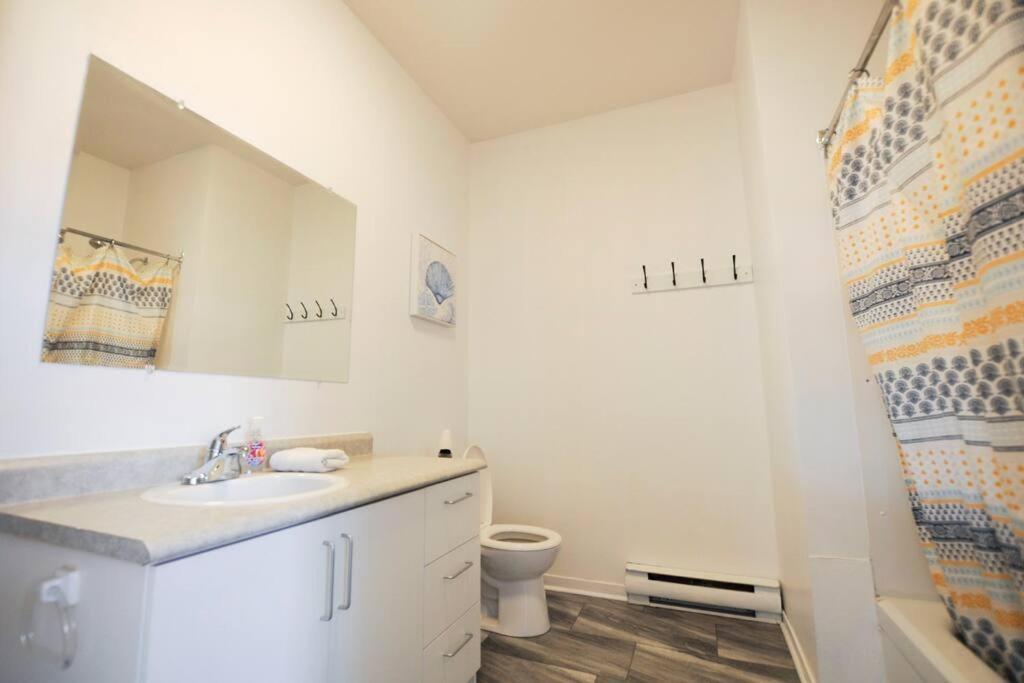 The 1810 - Spacious With Balcony - North Of Quebec ภายนอก รูปภาพ